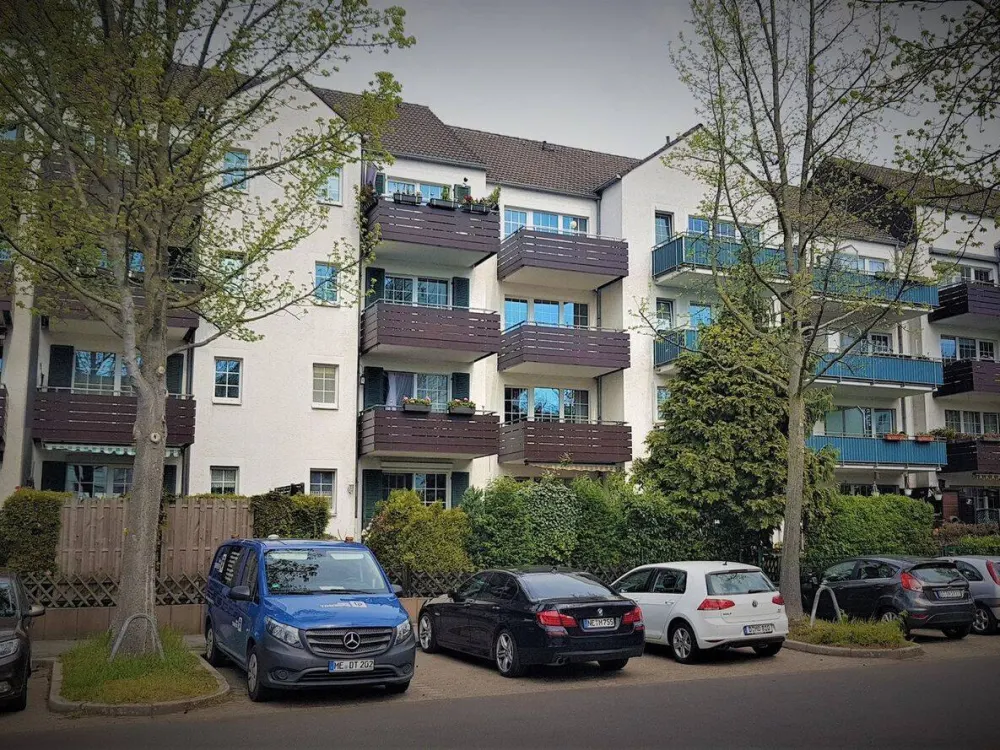 3-Zi.-Whg. in Düsseldorf-Hassels mit drei Balkonen und TG-Stellplatz