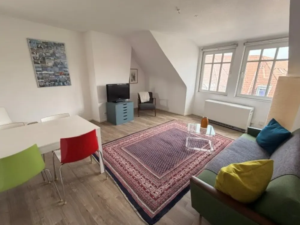 ***MÖBLIERTE / VOLL AUSGESTATTETE 2 ZIMMERWOHNUNG IM HERZEN VON BENRATH***