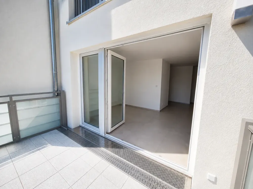 4-Zimmer-Wohnung mit Einbauküche u. Parkplatz