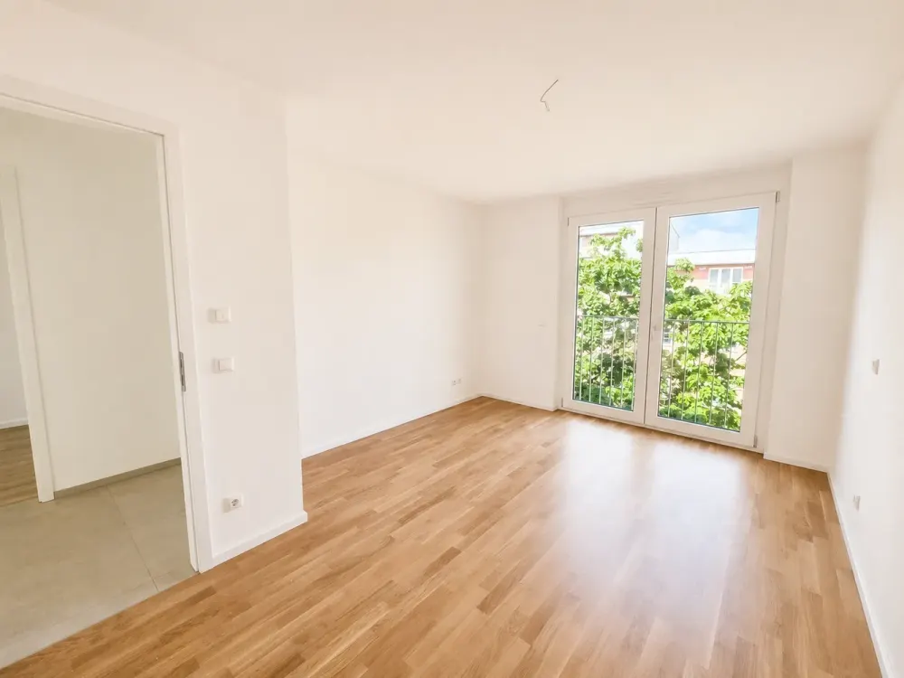 4-Zimmer-Wohnung mit Einbauküche u. Parkplatz