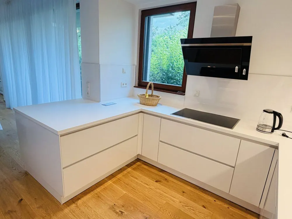 luxuriöse 5 ZI. Wohnung mit edler EBK im Belsenpark