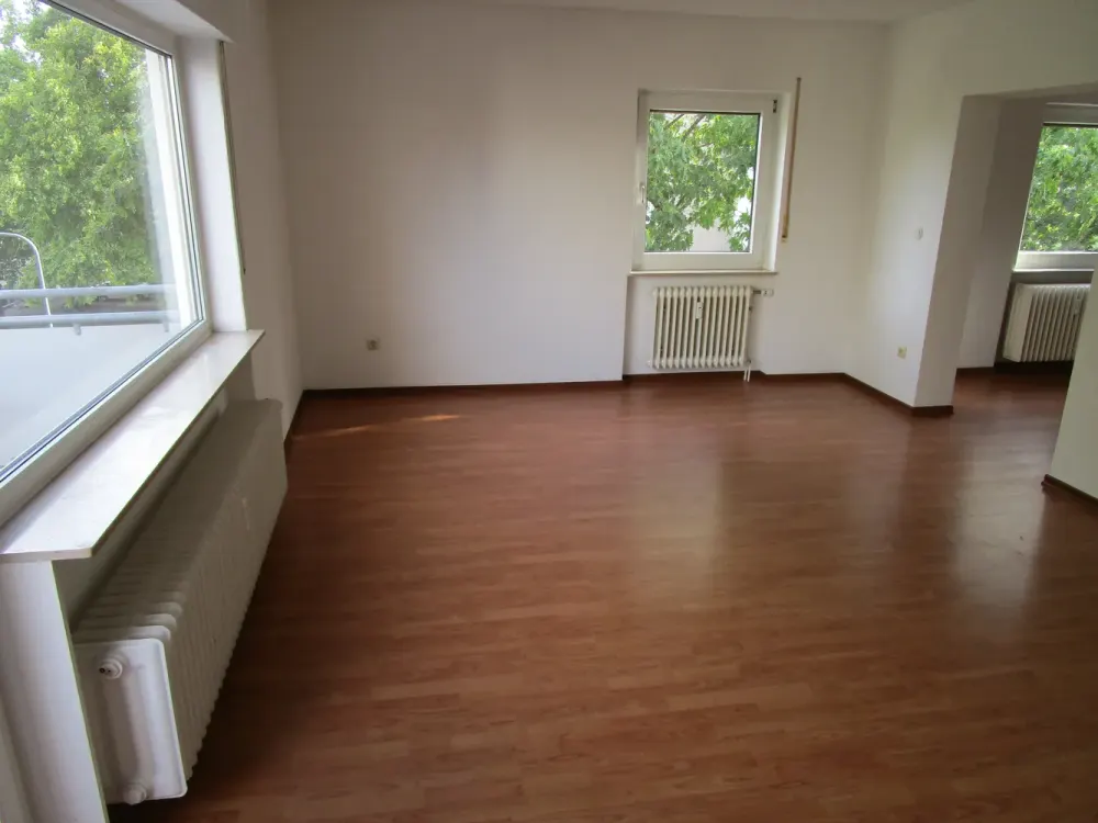 F-Bornheim, helle, ruhige, modernisierte 5-ZW. mit 2 Balkonen und 2 Tgl.-Bädern, Tel. 06074 6608580
