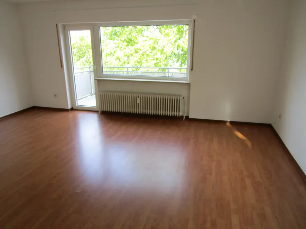 F-Bornheim, helle, ruhige, modernisierte 5-ZW. mit 2 Balkonen und 2 Tgl.-Bädern, Tel. 06074 6608580