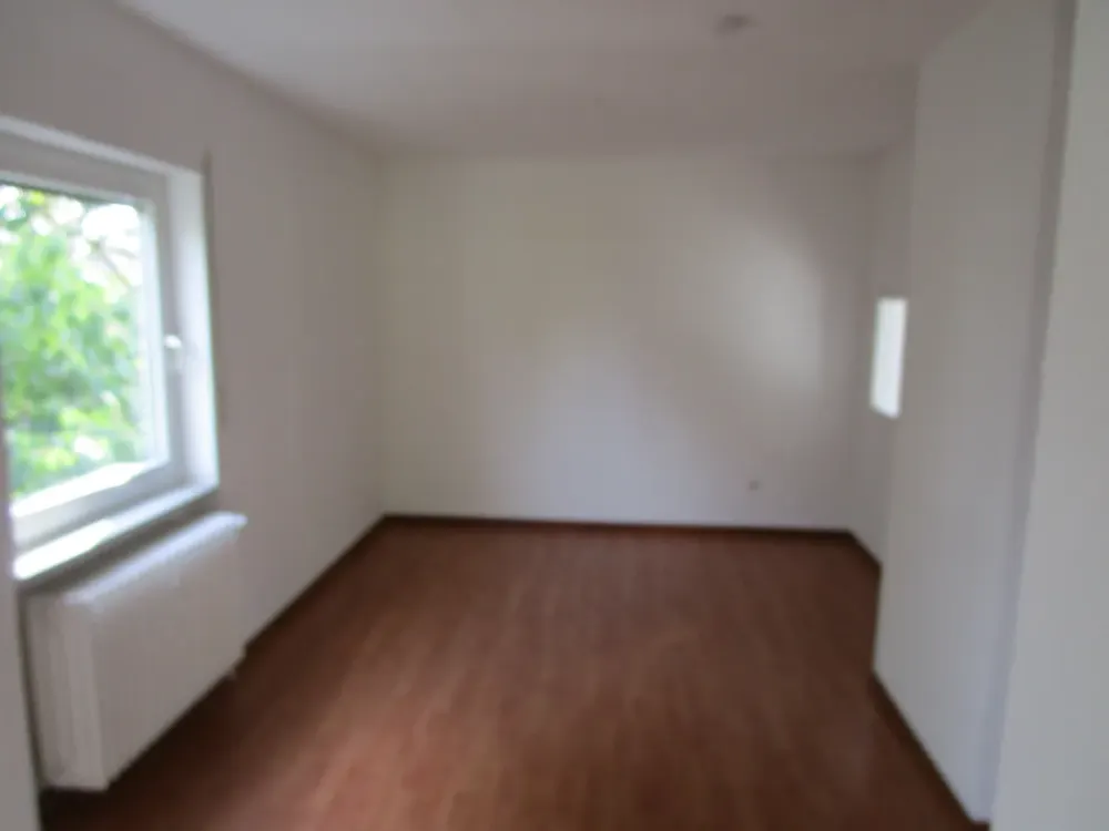 F-Bornheim, helle, ruhige, modernisierte 5-ZW. mit 2 Balkonen und 2 Tgl.-Bädern, Tel. 06074 6608580