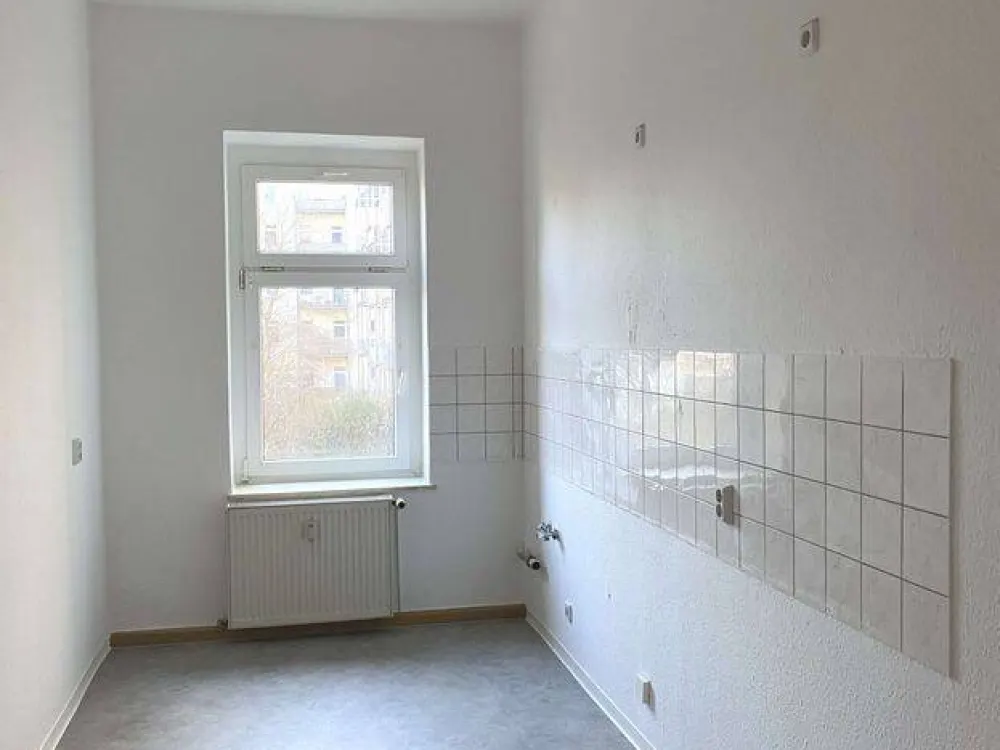 +++SCHÖNE 2-R. WHG. +TAGESLICHTBAD m. WANNE+++GROßZÜGIGE RÄUME ++++