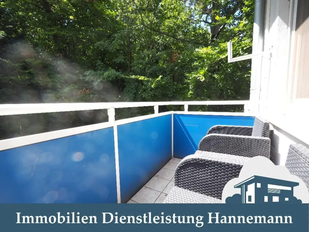 möblierte Wohnung 2 Zi., ruhig und hell, 2. OG, 2 x Blk., EBK, Gas Kamin mit Blick über Stuttgart