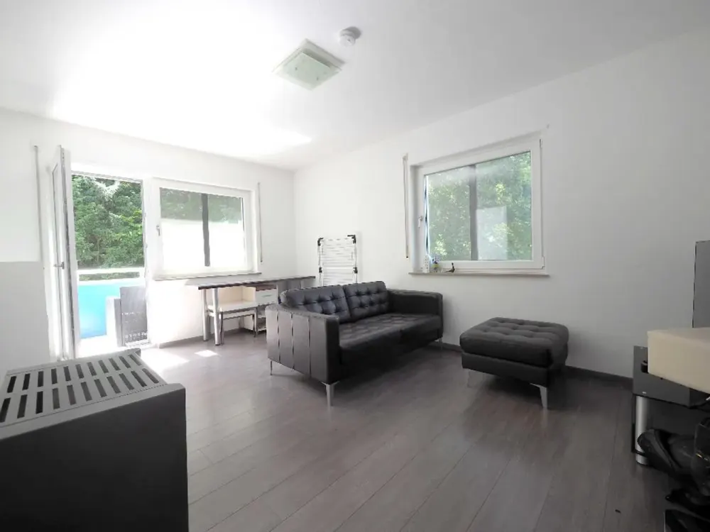 möblierte Wohnung 2 Zi., ruhig und hell, 2. OG, 2 x Blk., EBK, Gas Kamin mit Blick über Stuttgart