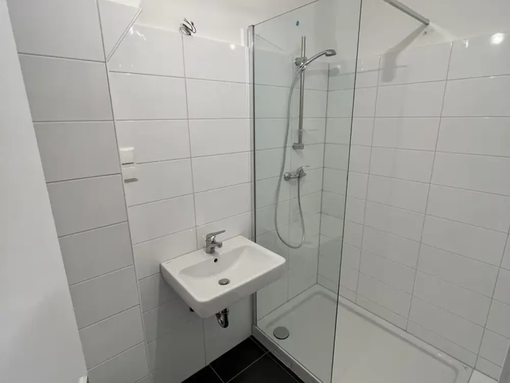 Modernized 2-Room Apartment, 1st Floor, Fitted Kitchen, Balcony Flüsseviertel-Neustadt HB