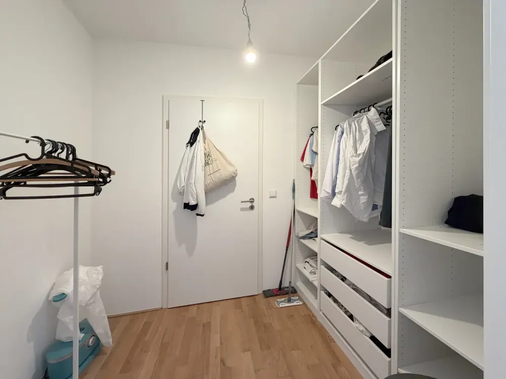 Between Wall and Weser - Modern 2-Room Apartment with Large Balcony and Fitted Kitchen
