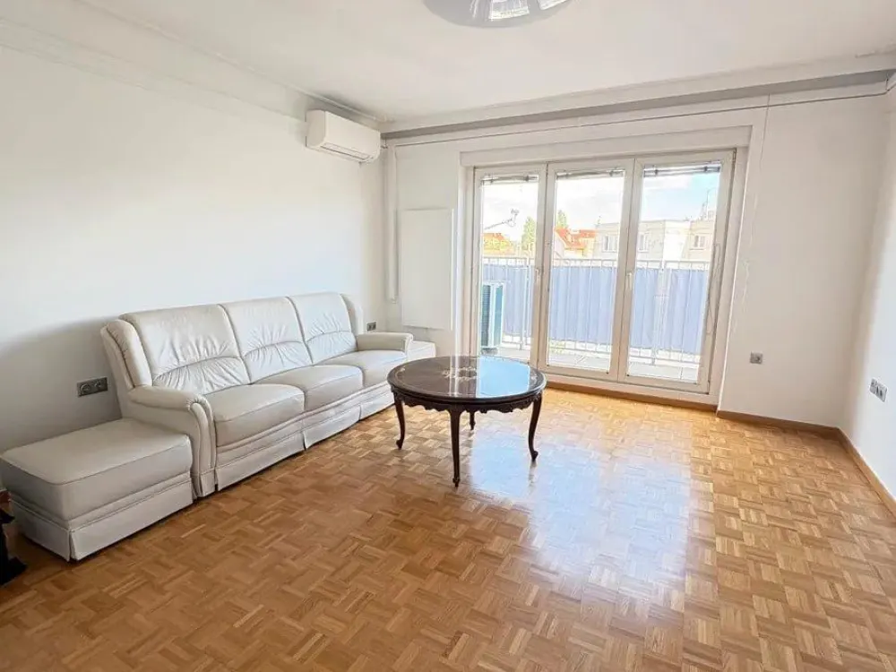 3-Zimmer Wohnung mit Terrasse und Klimaanlage, Erstbezug