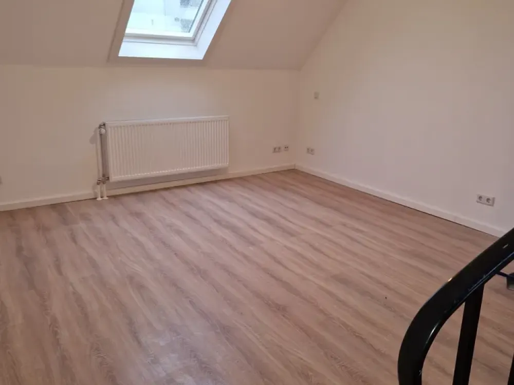 Wohnen wie im eigenen Haus! 2,5 Zimmerwohnung in zentraler Lage! mit Einbauküche!