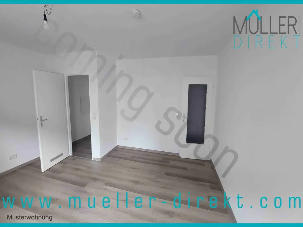 1 Zimmer mit Balkon / Erstbezug nach Sanierung!