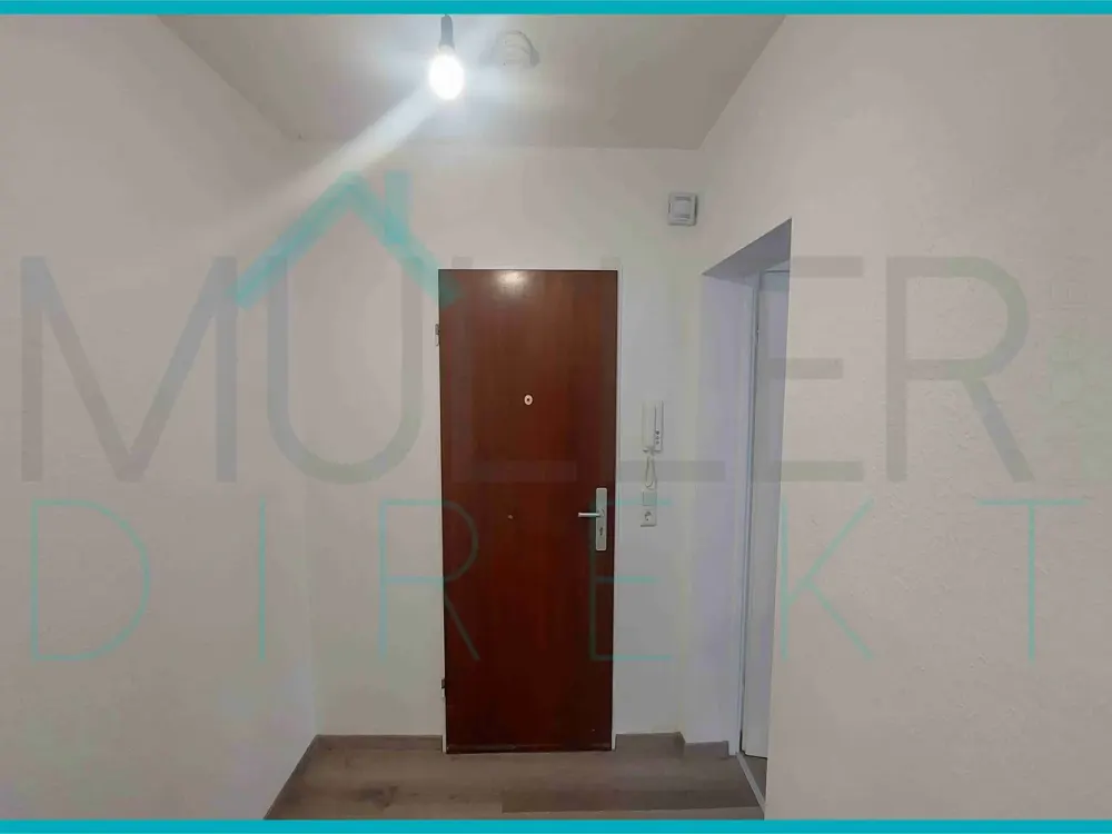 1 Zimmer mit Balkon / Erstbezug nach Sanierung!