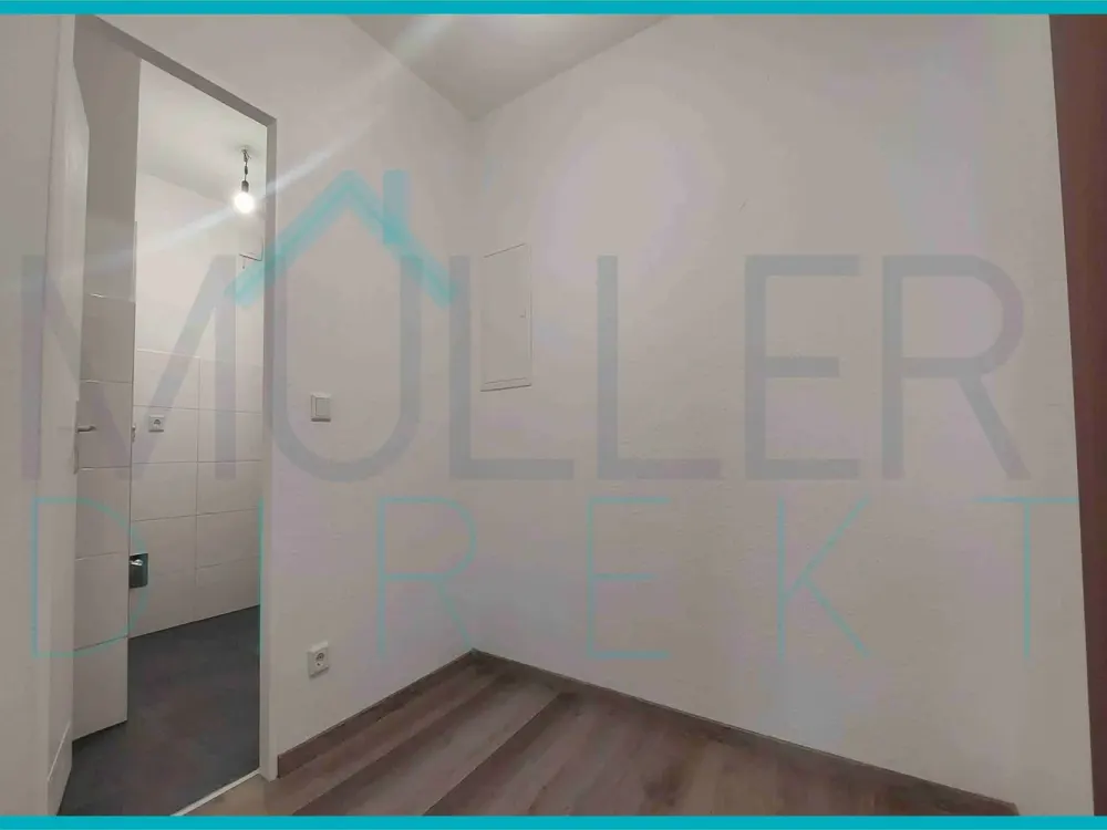 1 Zimmer mit Balkon / Erstbezug nach Sanierung!
