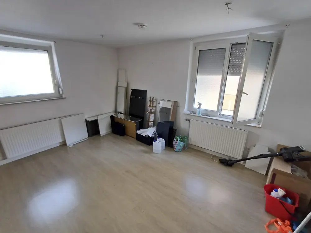 3 Zimmer ohne Balkon an U-Bahn "Gnesener Str.",sehr hell,gepflegt,renoviert,Fenster gut,Toplage ÖPNV
