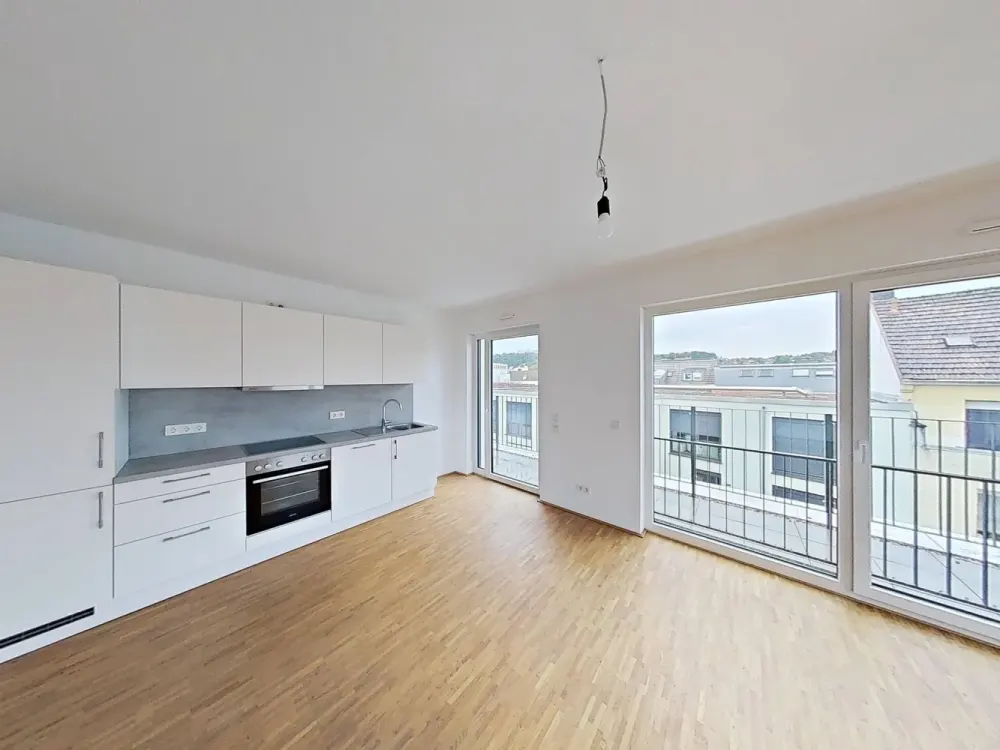 Spacious 3-Room Apartment with Roof Terrace & Modern Built-In Kitchen