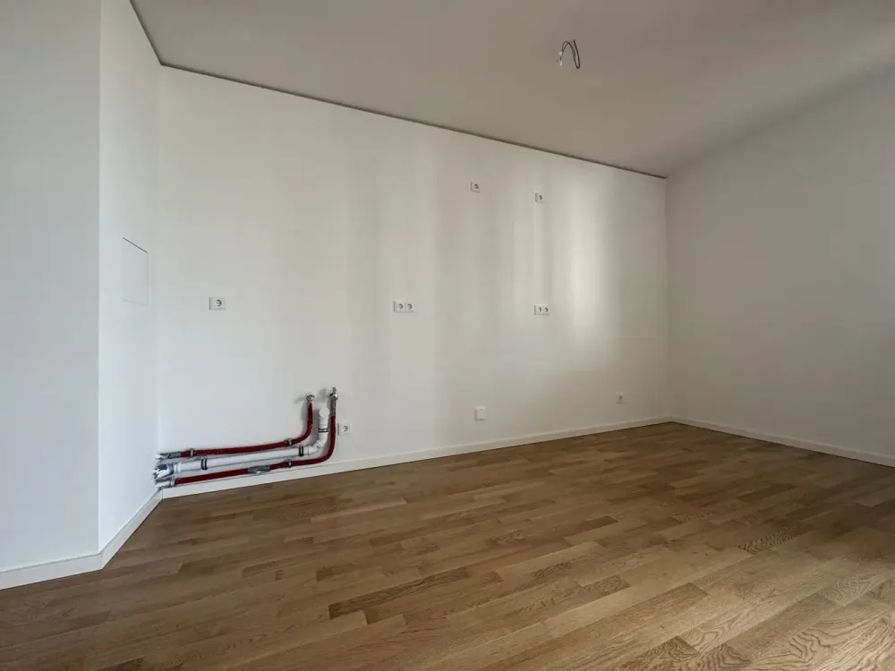 I like this one: practical 3-room apartment in first occupancy