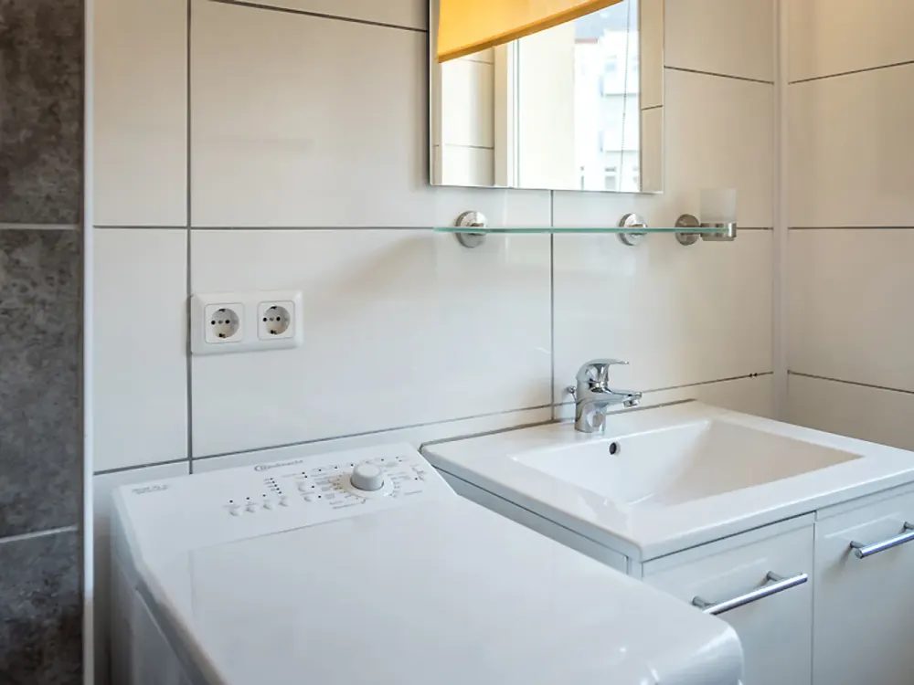 Wunderschön renovierte, sonnige 3-Zimmer-Wohnung ++Balkon++Einbauküche++Waschmaschine