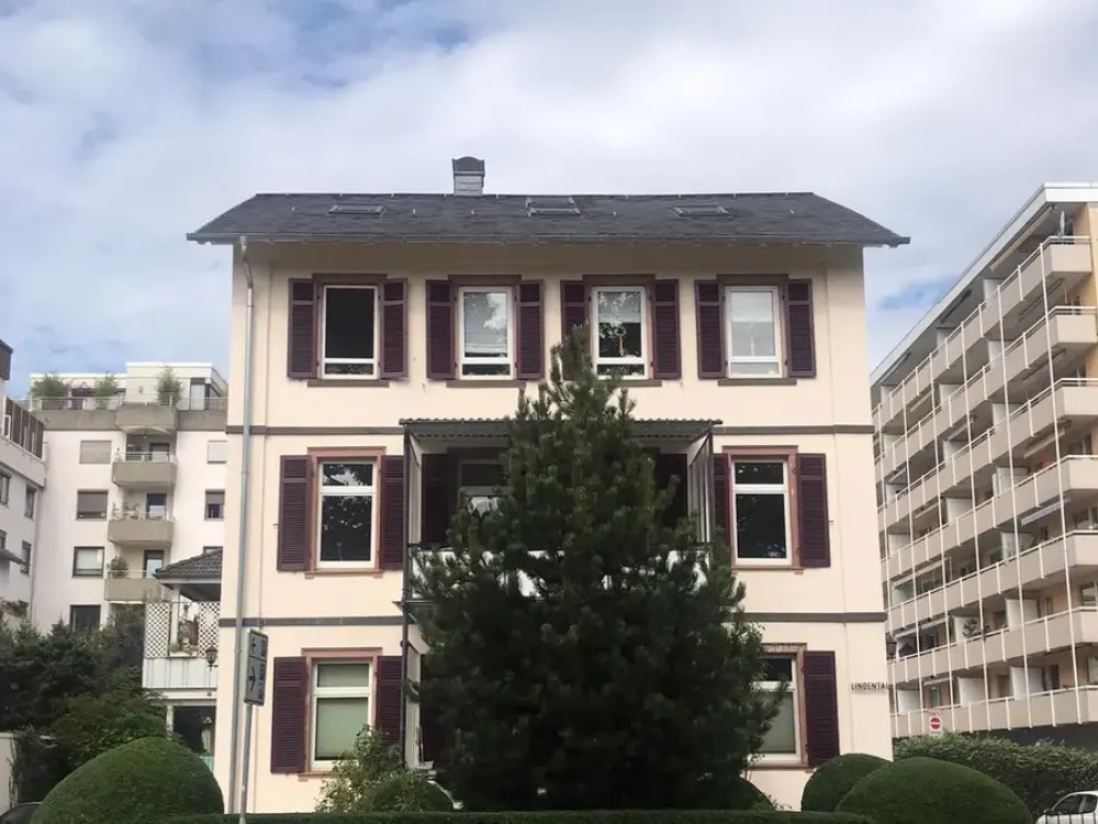 Renovierte 3Zi Altbauwohnung in 1A Lage von Bad Soden