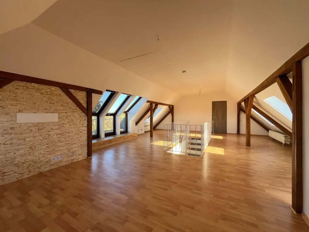 2 Monate kaltmietfrei - Helle 3-Zimmer-Maisonettewohnung mit Badewanne I Optional Einbauküche