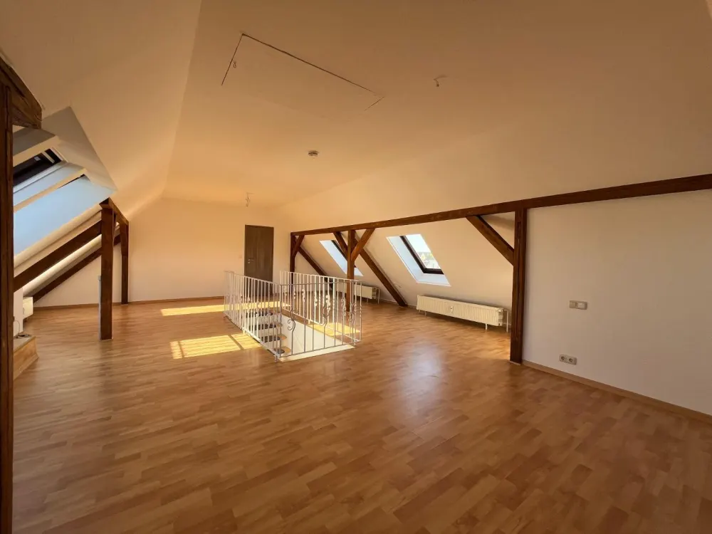 2 Monate kaltmietfrei - Helle 3-Zimmer-Maisonettewohnung mit Badewanne I Optional Einbauküche