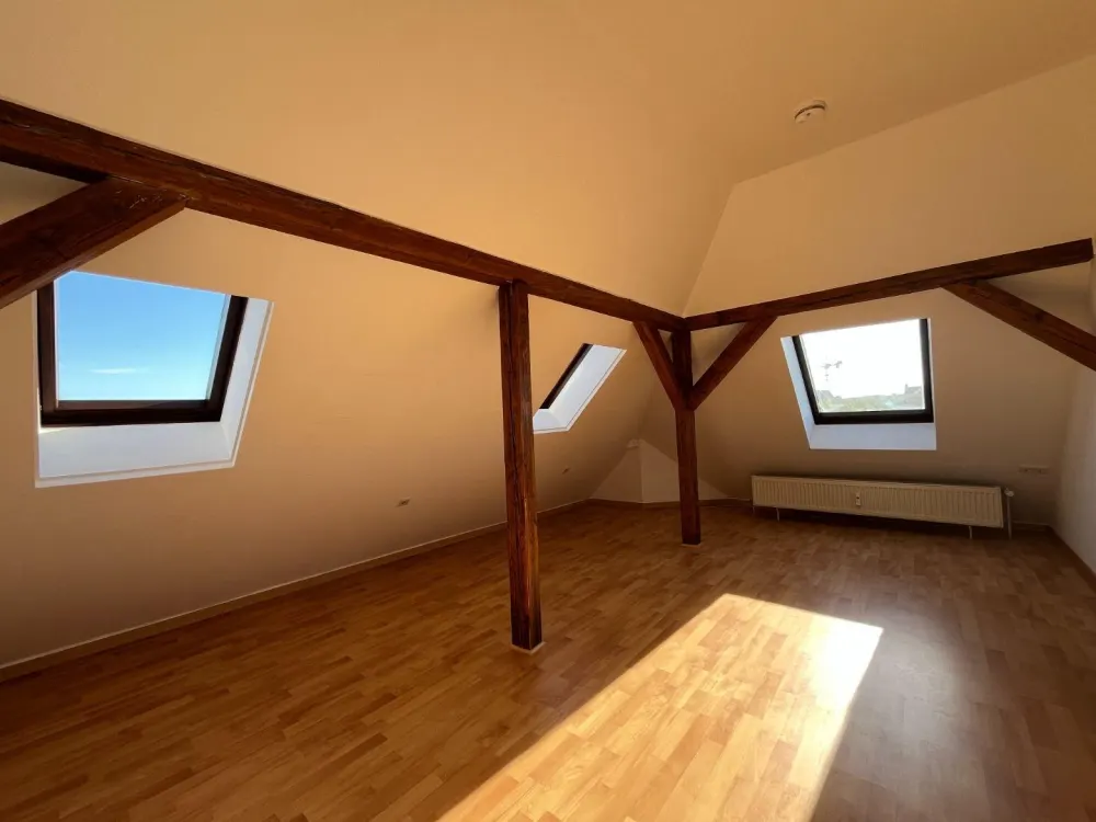 2 Monate kaltmietfrei - Helle 3-Zimmer-Maisonettewohnung mit Badewanne I Optional Einbauküche