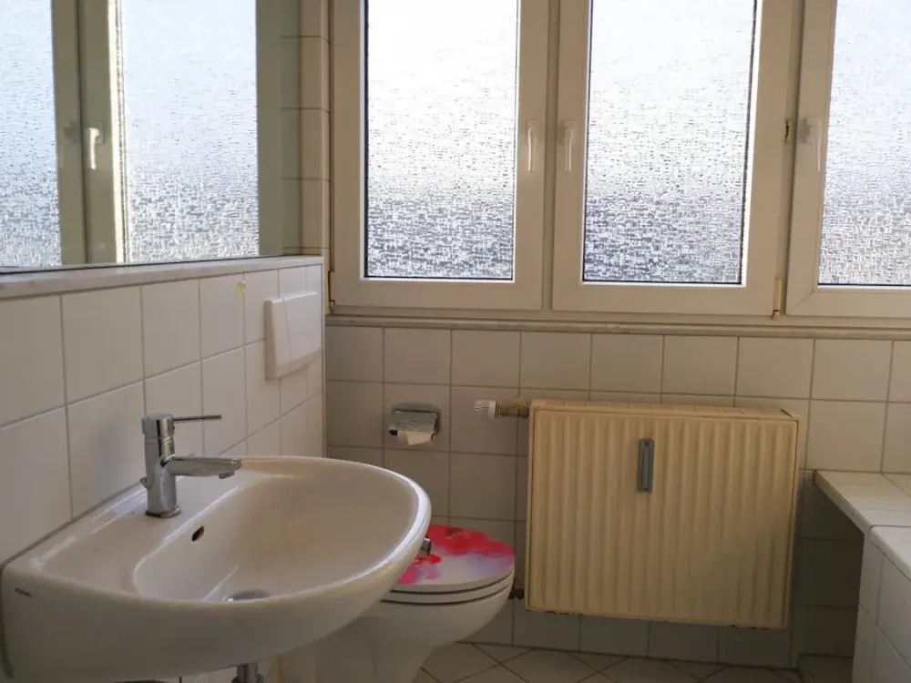 Befristete 2-Zimmer Dachwohnung mit Einbauküche in Longerich!