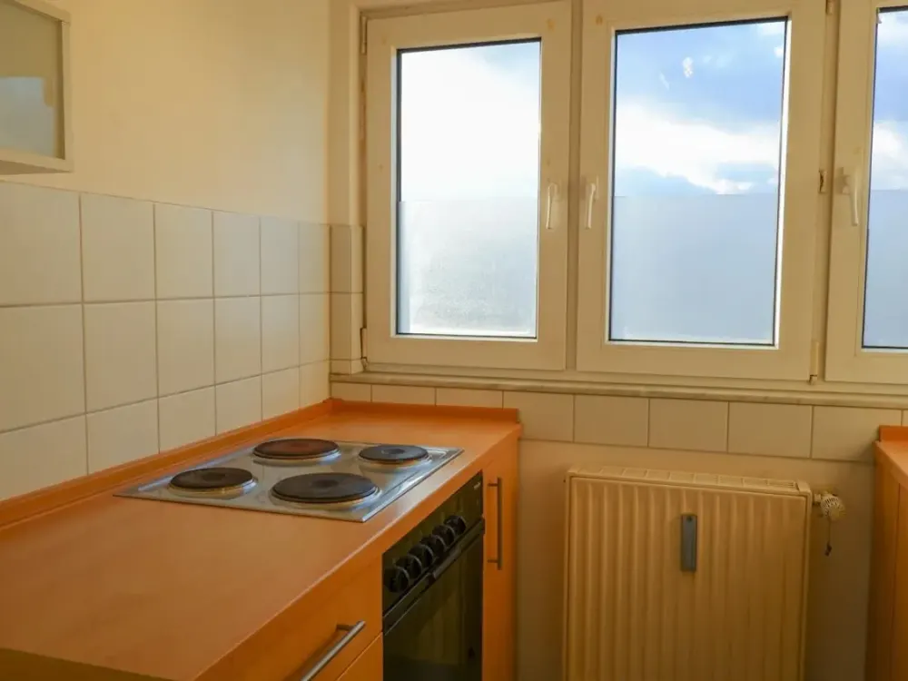 Befristete 2-Zimmer Dachwohnung mit Einbauküche in Longerich!