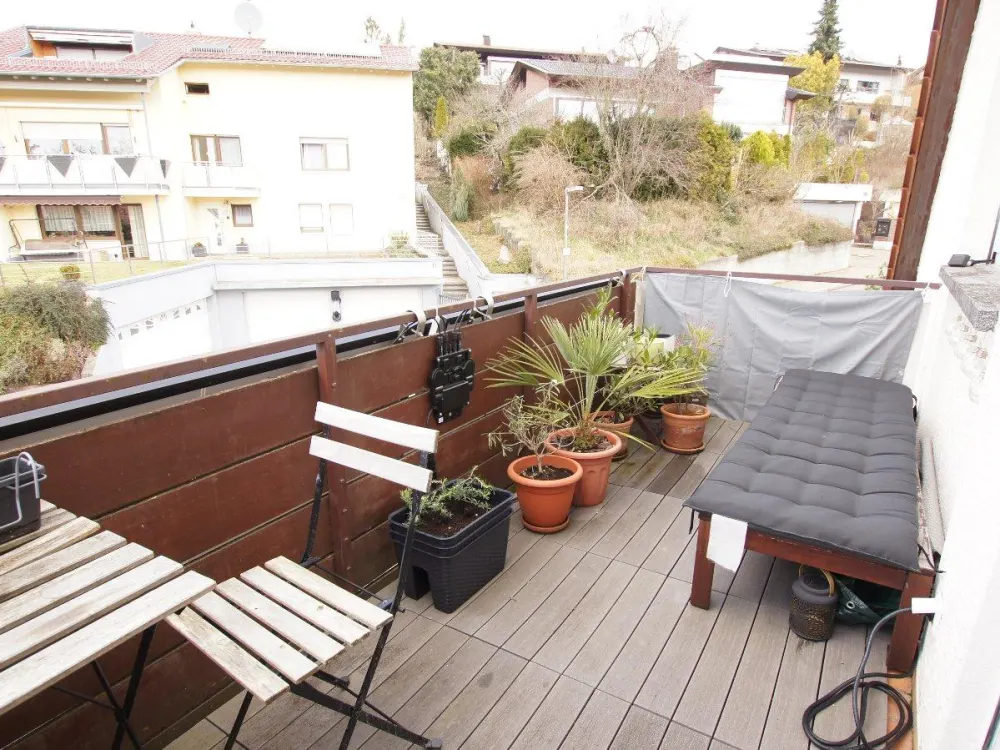 Moderne 3-Zi-Wohnung mit Einbauküche und Hobbyraum in Böblingen