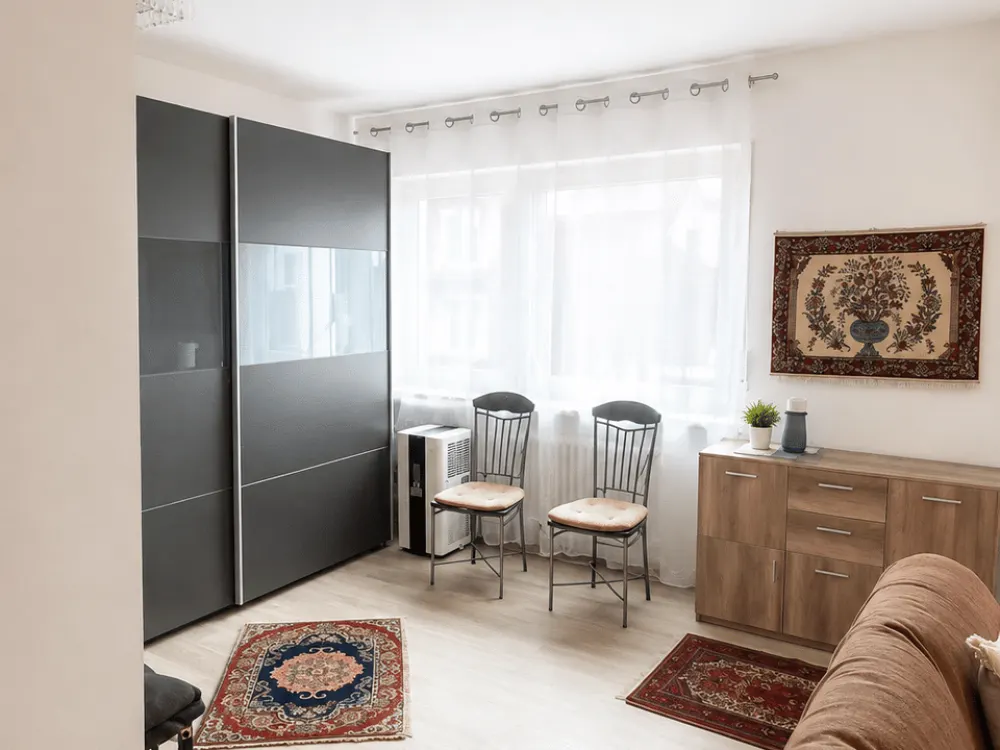 Möblierte 1-Zimmer-Wohnung in 90402 Nürnberg mit Balkon & Stellplatz