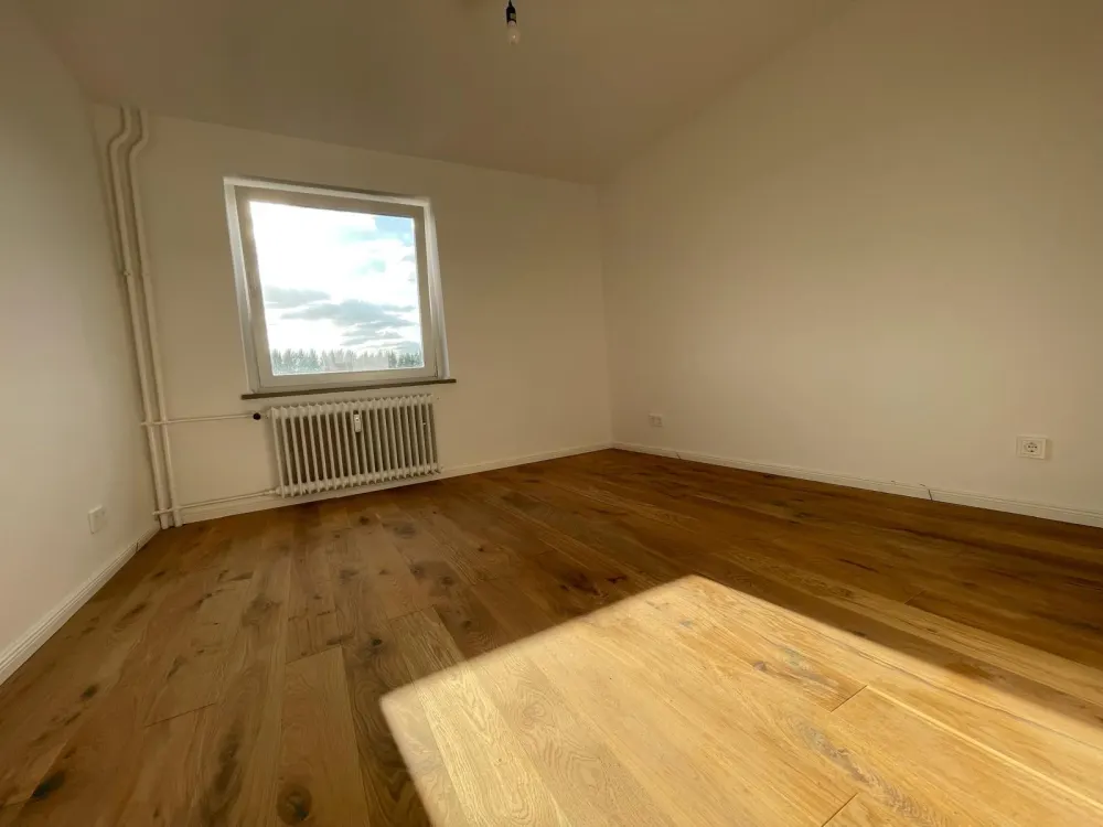 Frauen WG-Zimmer in frisch sanierter 3-Zimmer-Wohnung