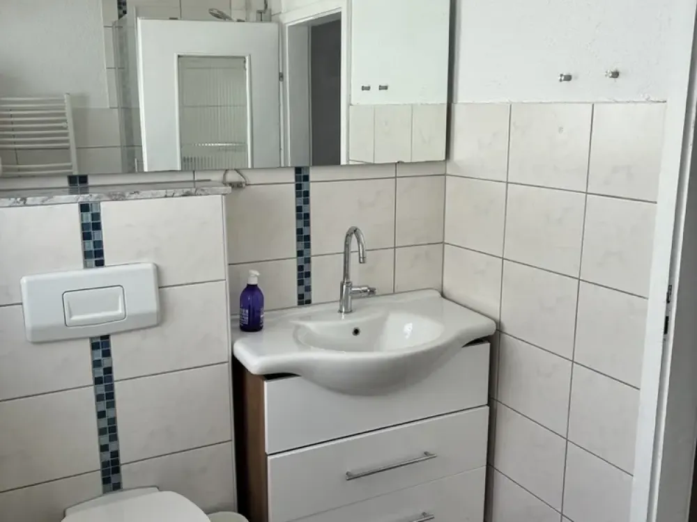 WG Doppel-Zimmer mit eigenem Bad