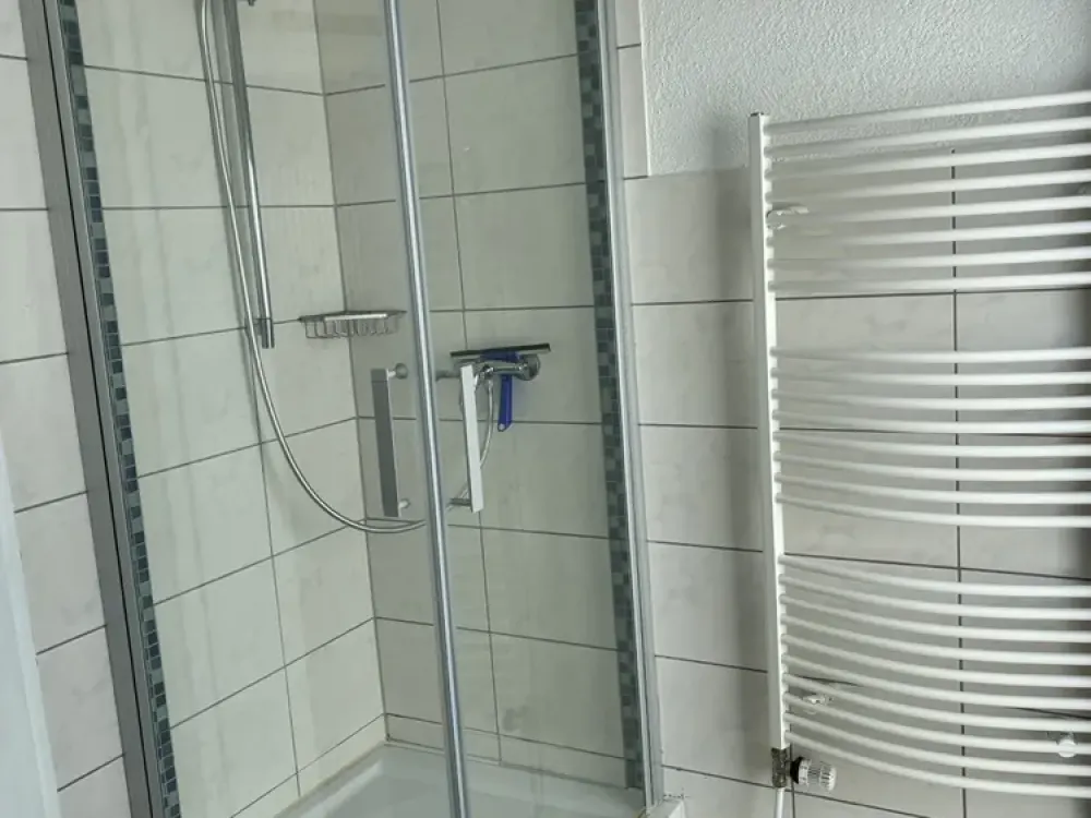 WG Doppel-Zimmer mit eigenem Bad