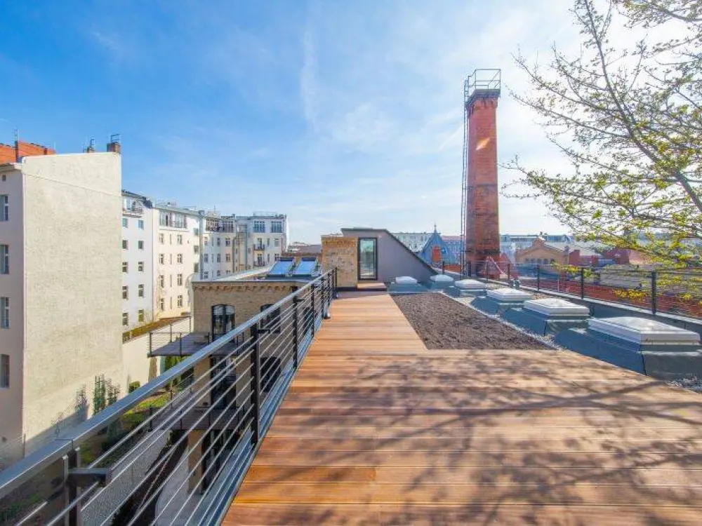 2-Zi-Penthouse-Whg mit großer Terrasse bodentiefen Fenstern EBK u. Aufzug