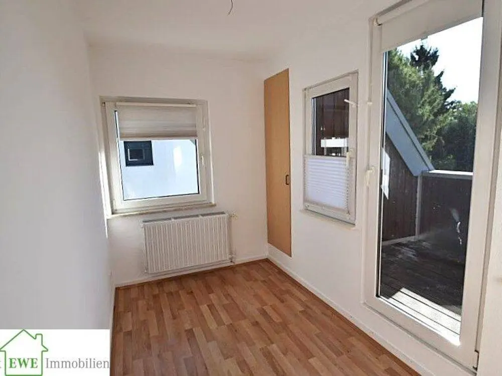 Objekt-Nr. 408_3, 40599 Düsseldorf Hassels 3,5-Zimmer-Dachgeschoss-Wohnung mit Dachterrasse