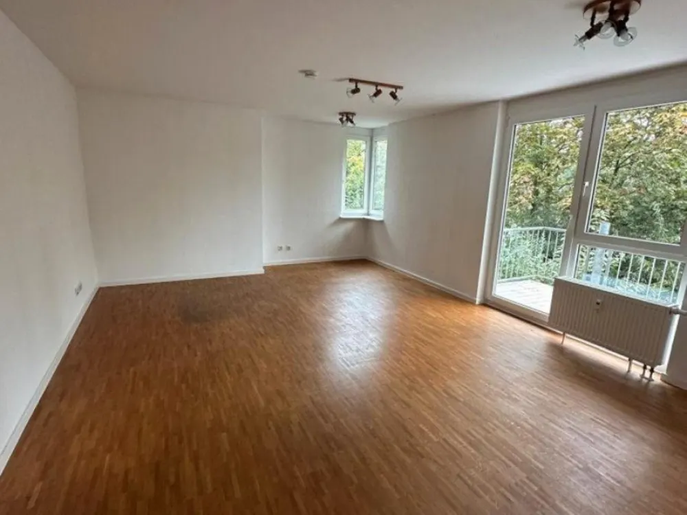 2-Zimmer-Wohnung mit Einbauküche und Balkon in Heimfeld
