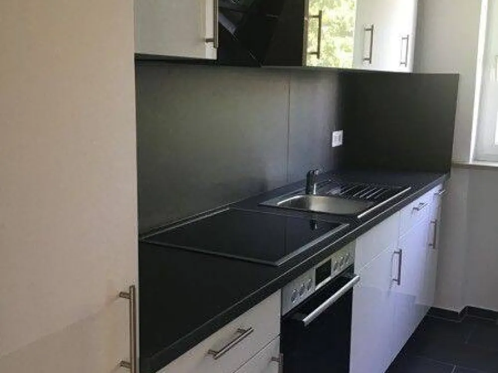 Kernsanierte 2-Zimmer-Wohnung mit Balkon