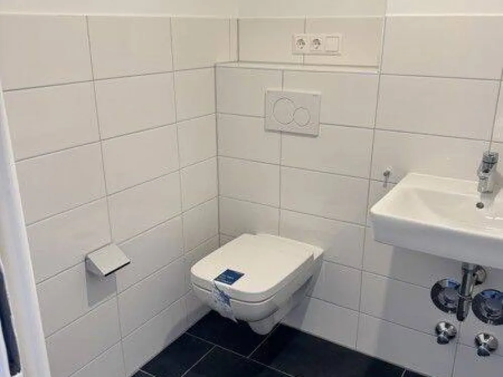 Kernsanierte 2-Zimmer-Wohnung mit Balkon