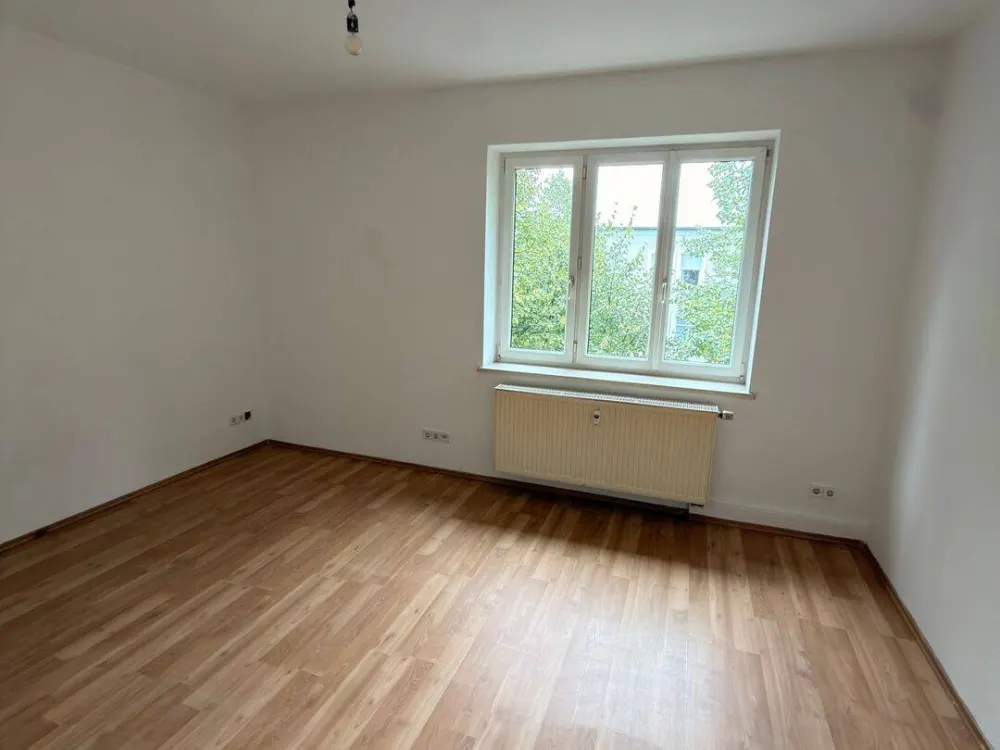 ***helle 2-Zimmer-Wohnung mit Tageslichtbad und Balkon in Eutritzsch***