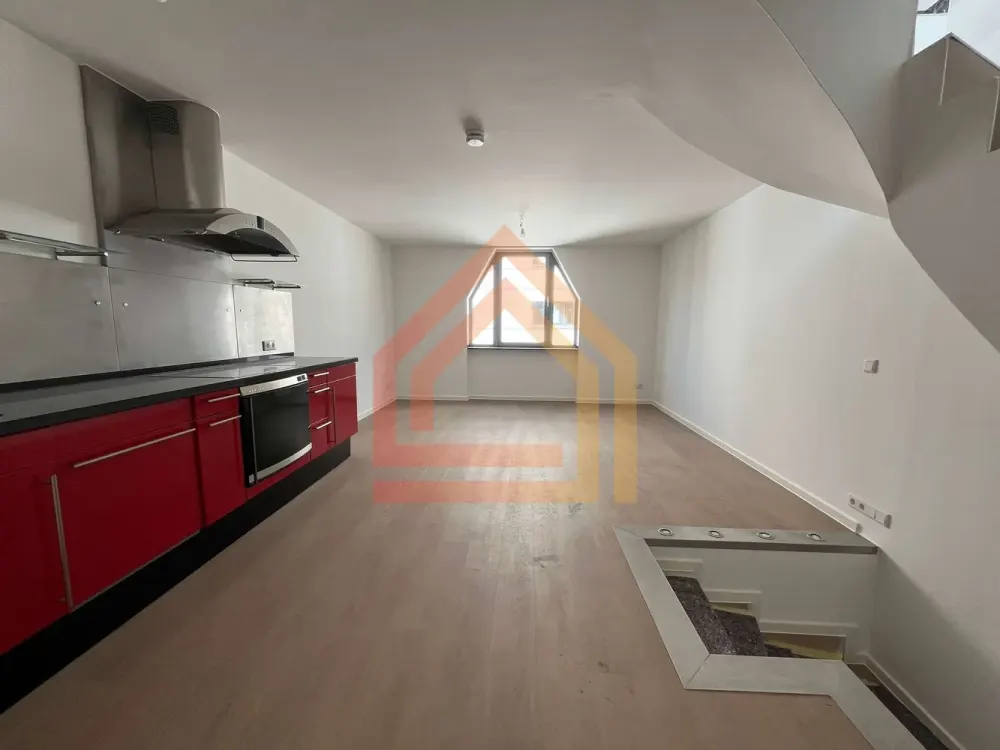 Erstbezug nach Modernisierung: 3-Zimmer-Maisonette mit Sonnenbalkon