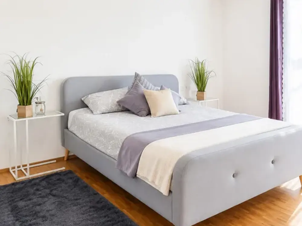 Zentrale, möblierte, offene und helle 3-Zimmer Wohnung mit großem Balkon
