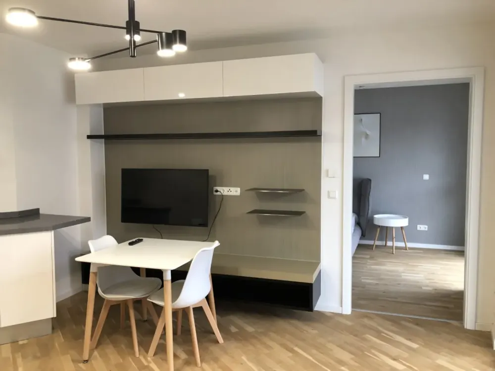 Vollmöbliertes 2 Zimmer Apartment in Frankfurt- Nied