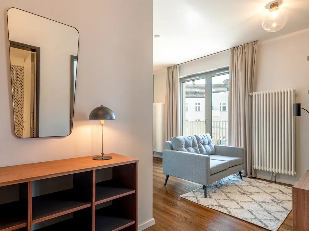 BESICHTIGUNGEN: Mi 9:00 & Fr 16:00 -unbefristete 2-Zimmer-Wohnung mit offenem Wohnbereich und Balkon