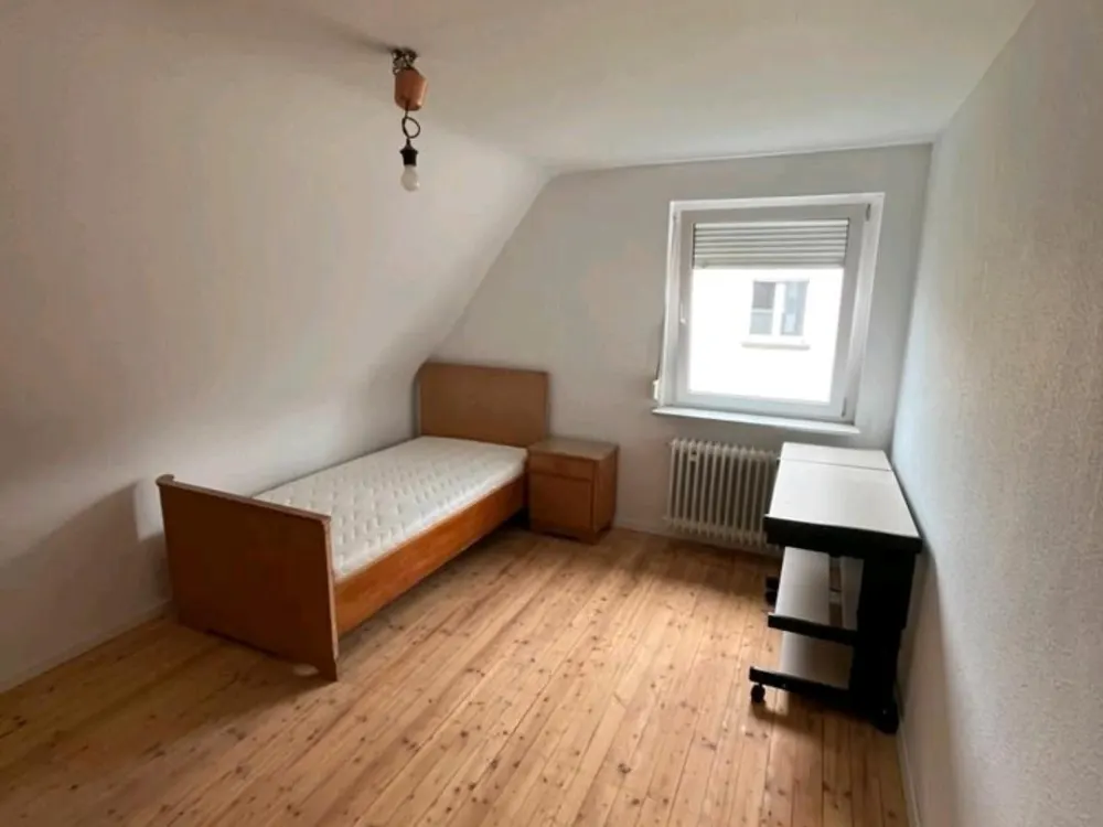 Nachmieter Gesucht !! Möbliertes WG-Zimmer in Spardorf, 16 m²