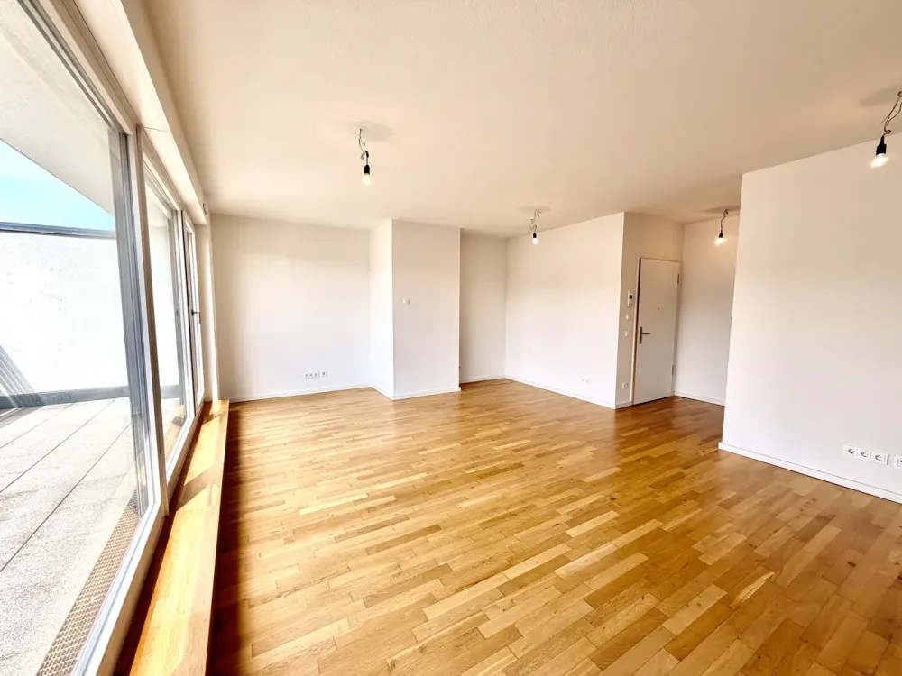 Luxuriöses Penthouse mit Panorama-Dachterrasse, lichtdurchflutet & mit exklusiver Markenküche