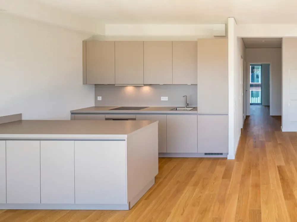 Fantastische Aussicht trifft moderne Wohnatmosphäre: Großzügige 2-Zimmer Wohnung