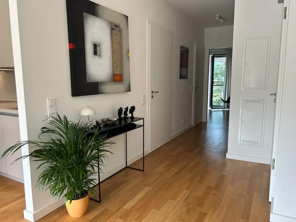 Fantastische Aussicht trifft moderne Wohnatmosphäre: Großzügige 2-Zimmer Wohnung
