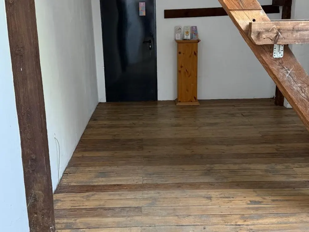 Wohnen und Arbeiten auf Gutshof ( Bilder KI bearbeitet )