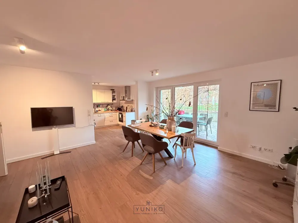 Modern Ground Floor Apartment with Spacious Living/Dining Area, Terrace and High-Quality Fitted Kitchen