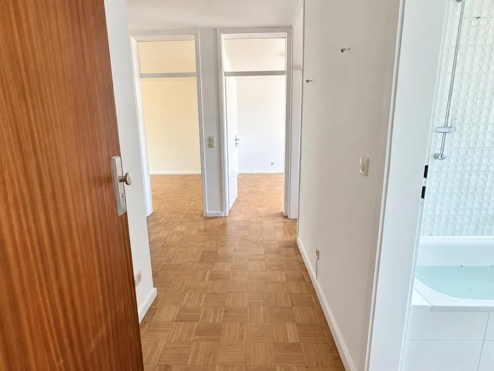 Erstbezug nach Modernisierung 3- Zimmerwohnung mit Stellplatz